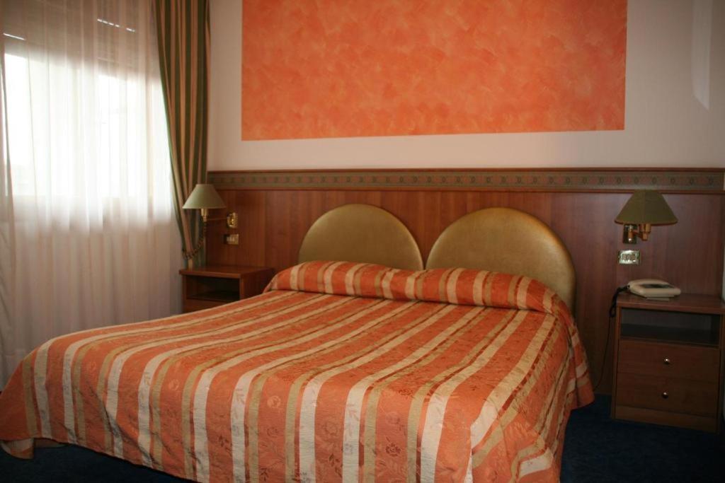 Hotel Kristall San Donà di Piave Exterior foto